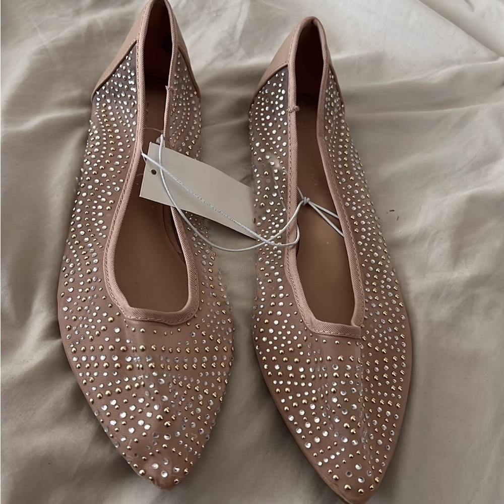 Bcbg flat shoes